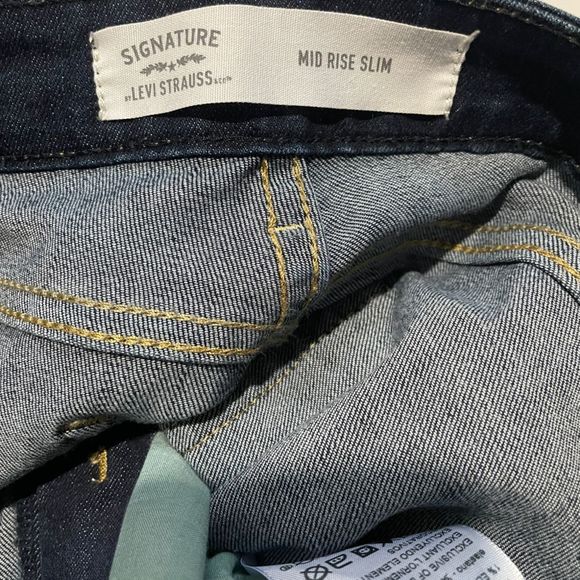 Signature Levi Strauss Mid Rise Slim Women’s 10S W30/L28 Dark Wash Blue Jeans - Picture 6 of 10